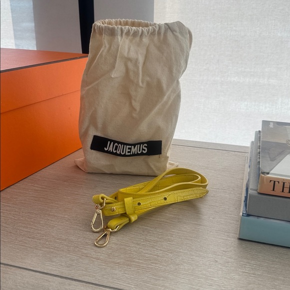 Jacquemus Le Petit Chiquito Leather Bag - Picture 4 of 4